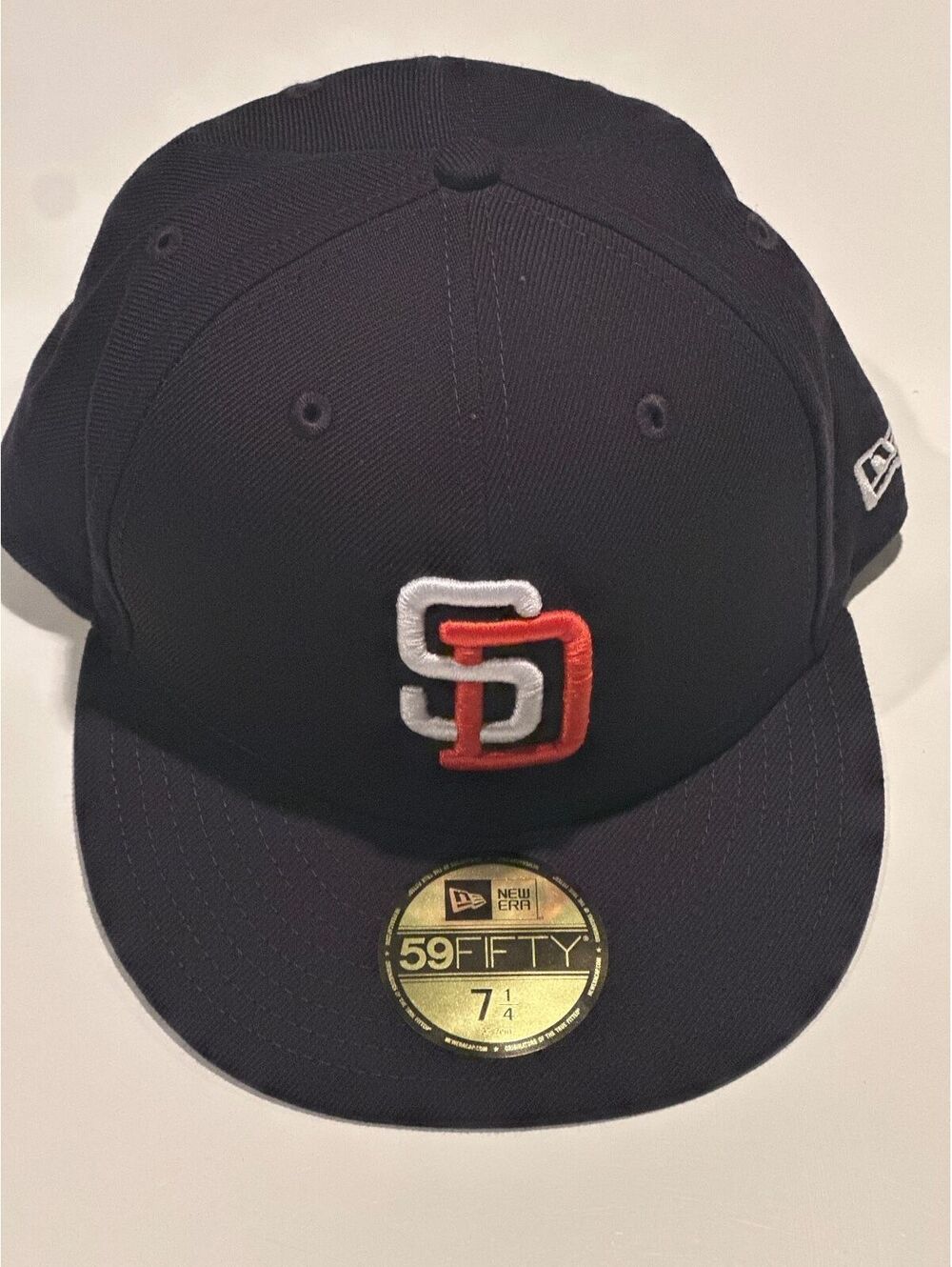 New Era 59Fifty fitted size 7 1/4 San Diego Padres Baseball Cap Hat - NEW